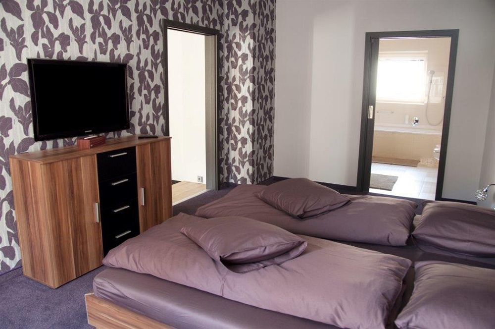 Apartmany Becherplatz Карлові Вари Екстер'єр фото